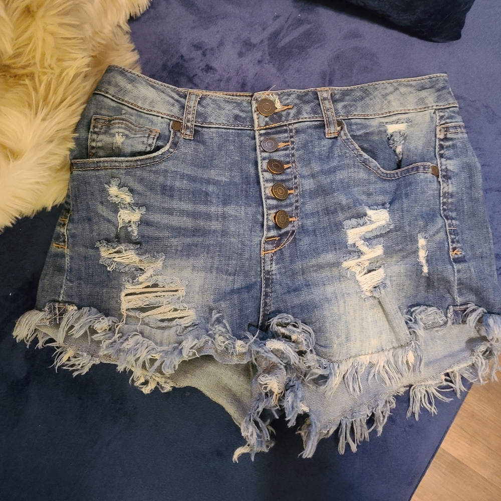 Distressed high waisted shorts SOLD